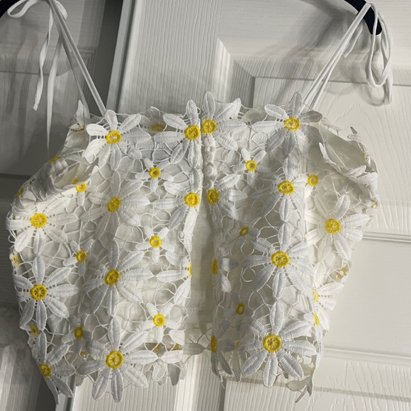 white floral crop top - Picture 2 of 5